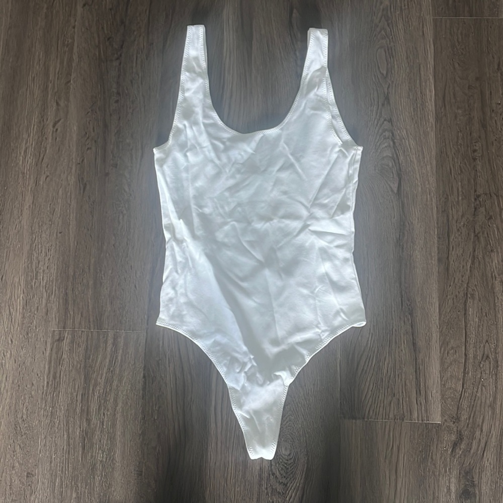 Aritzia Wilfred Free white body suit